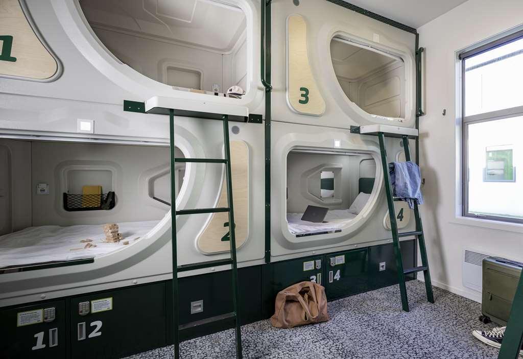 Lylo Christchurch Szoba fotó A capsule hotel in Tokyo